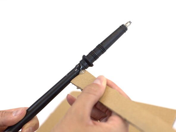 How to Replace the Tip of a Hiking Pole, Secure the tip: crwdns2935265:011crwdnd2935265:02crwdnd2935265:03crwdne2935265:0