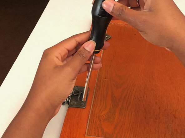 Drop-Front Desk Panel Repair: crwdns2935265:03crwdnd2935265:02crwdnd2935265:03crwdne2935265:0