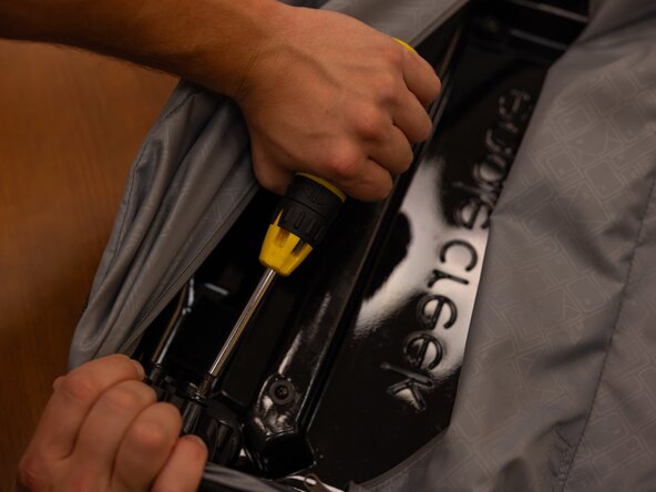 Eagle Creek Luggage Wheels Replacement: step 4, image 1 of 3