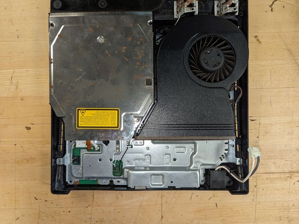 PlayStation 3 Slim Thermal Paste Replacement: crwdns2935265:09crwdnd2935265:03crwdnd2935265:03crwdne2935265:0