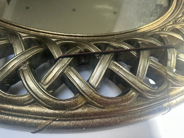 How to Fix a Mirror Frame: passo 3, immagine 1 di 1