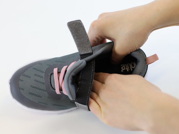 How to Replace an Inner Sole, Install the Replacement Inner Sole: crwdns2935265:04crwdnd2935265:02crwdnd2935265:03crwdne2935265:0