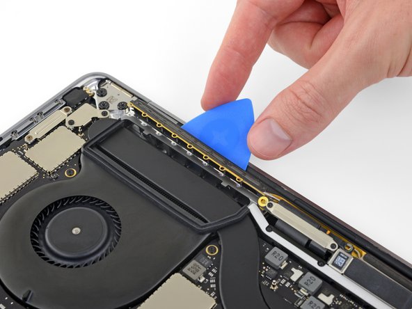 MacBook Pro 15" Touch Bar Late 2016 Screen Replacement: crwdns2935265:024crwdnd2935265:03crwdnd2935265:03crwdne2935265:0