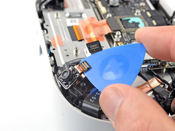 Meta Quest 2 Lower Cameras Replacement, Loosen the lower camera: crwdns2935265:033crwdnd2935265:02crwdnd2935265:02crwdne2935265:0