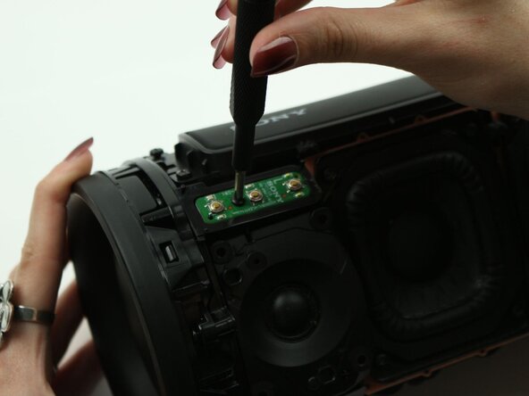 Sony SRS-XG300 Power Button Replacement: crwdns2935265:05crwdnd2935265:02crwdnd2935265:02crwdne2935265:0