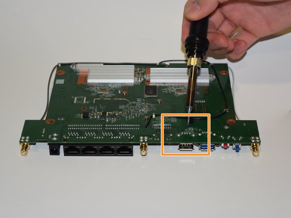 Linksys EA6900 USB Ports Replacement, USB Ports: crwdns2935265:05crwdnd2935265:02crwdnd2935265:03crwdne2935265:0