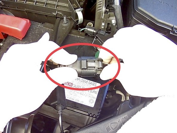 2015-2019 Toyota Highlander Headlight Bulbs Replacement: crwdns2935265:011crwdnd2935265:02crwdnd2935265:03crwdne2935265:0