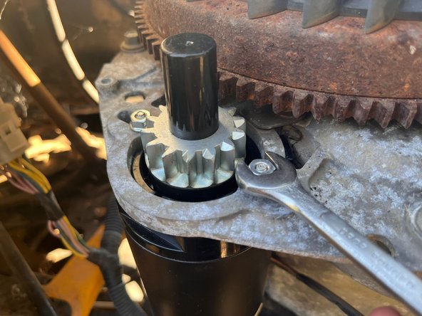 Cub Cadet LT1042 Starter Replacement: crwdns2935265:03crwdnd2935265:02crwdnd2935265:02crwdne2935265:0