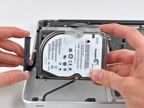 MacBook Pro 15" Unibody Late 2011 Upper Case Replacement: crwdns2935265:028crwdnd2935265:02crwdnd2935265:02crwdne2935265:0