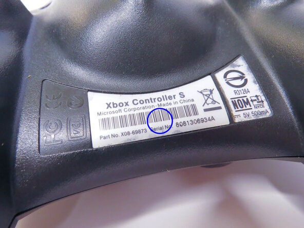Xbox Controller S Buttons Replacement Guide: paso 2, imagen 1 de 2