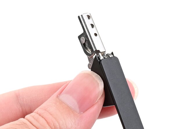 Nintendo Switch 2 Hinges Replacement, Install the hinge covers: crwdns2935265:035crwdnd2935265:03crwdnd2935265:03crwdne2935265:0