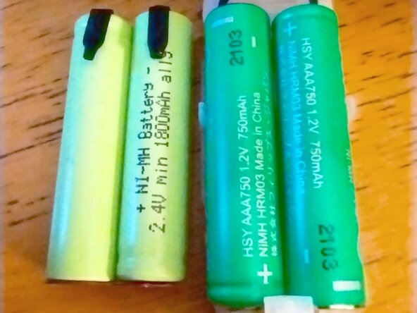 Philips Norelco AquaTouch S5090 Battery Pack replacement, Removing the PCB and unsoldering the old Battery: crwdns2935265:03crwdnd2935265:03crwdnd2935265:03crwdne2935265:0