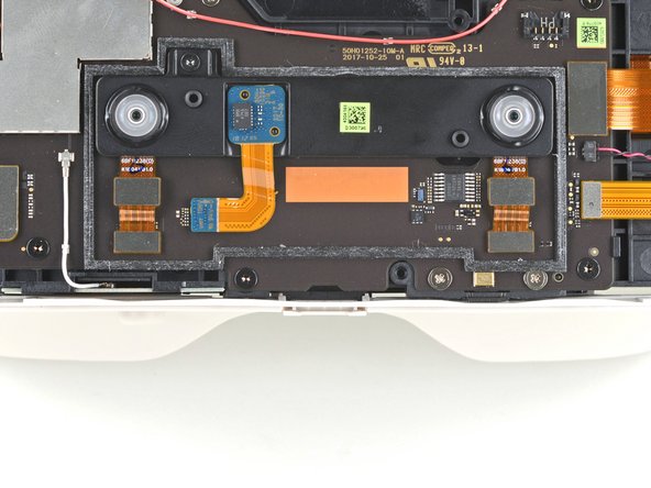 HTC Vive Focus Lens Replacement, Remove the proximity sensor array: crwdns2935265:025crwdnd2935265:02crwdnd2935265:02crwdne2935265:0