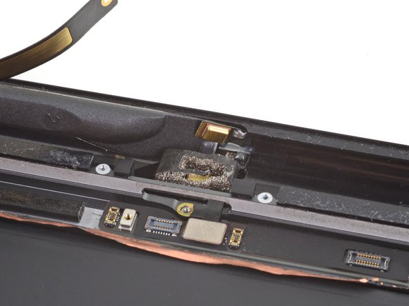 iPad 8 LTE Microphone Assembly Replacement