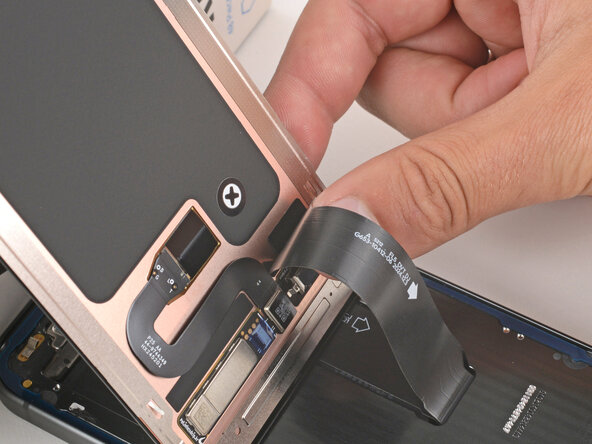 Google Pixel 10 Screen Replacement, Secure the screen cable: crwdns2935265:031crwdnd2935265:02crwdnd2935265:03crwdne2935265:0