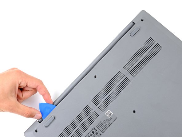 Lenovo IdeaPad 3-15IIL05 RAM Replacement, Release the top clips: crwdns2935265:08crwdnd2935265:03crwdnd2935265:03crwdne2935265:0