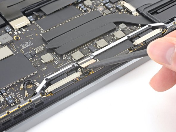 MacBook Pro 13" Two Thunderbolt Ports 2020 Display Assembly Replacement: crwdns2935265:019crwdnd2935265:02crwdnd2935265:02crwdne2935265:0