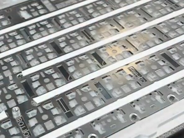 MacBook Air 11" Mid 2011 Keyboard Replacement, Installing the backlight: crwdns2935265:07crwdnd2935265:02crwdnd2935265:03crwdne2935265:0