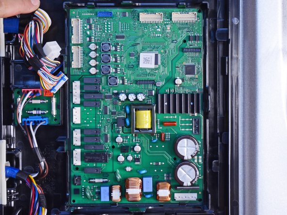 Samsung Refrigerator Control Board Replacement, Remove the control board: crwdns2935265:05crwdnd2935265:02crwdnd2935265:02crwdne2935265:0