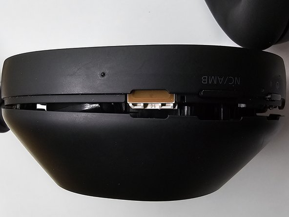 Sony WH-1000XM5 3.5mm Jack Replacement / Debris Removal, Removing the Earcup Shell: crwdns2935265:04crwdnd2935265:02crwdnd2935265:02crwdne2935265:0