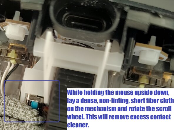 Roccat Kone Pro Air - Scroll Mechanism Cleaning, Clean the scroll mechanism: crwdns2935265:04crwdnd2935265:03crwdnd2935265:03crwdne2935265:0