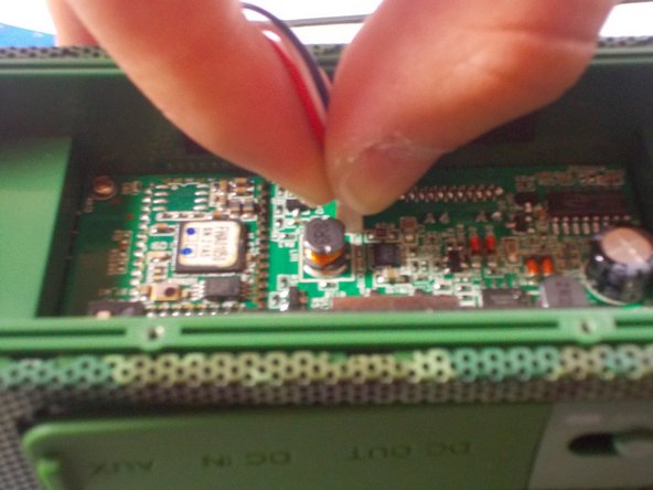 Insignia NS-SPBTBRICK-CM Auxiliary Port Replacement: crwdns2935265:04crwdnd2935265:02crwdnd2935265:03crwdne2935265:0