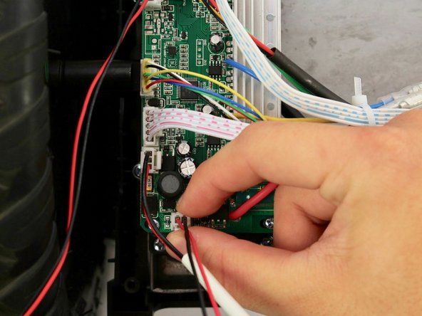 Hover-1 Charger Outer Shell Replacement: crwdns2935265:012crwdnd2935265:02crwdnd2935265:03crwdne2935265:0