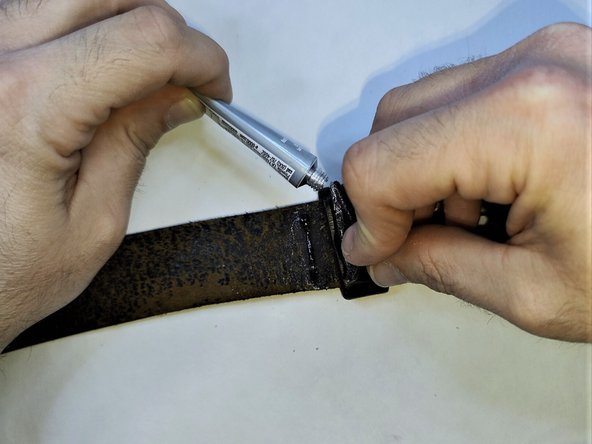 How to Repair a Broken Leather Belt Using Adhesives: crwdns2935265:08crwdnd2935265:02crwdnd2935265:03crwdne2935265:0