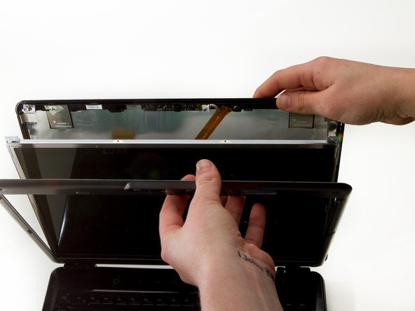 Toshiba Satellite U405D-S2902 Display Replacement: crwdns2935265:03crwdnd2935265:03crwdnd2935265:03crwdne2935265:0