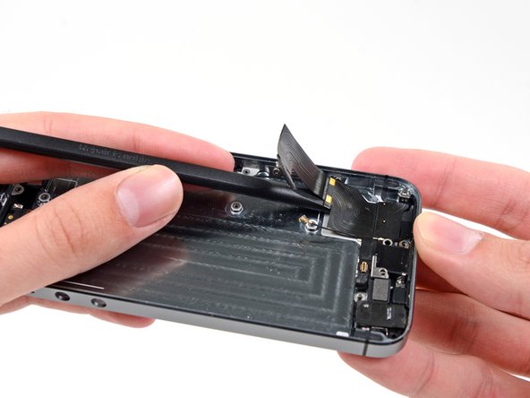 iPhone 5s Rear Case Replacement: crwdns2935265:070crwdnd2935265:02crwdnd2935265:03crwdne2935265:0