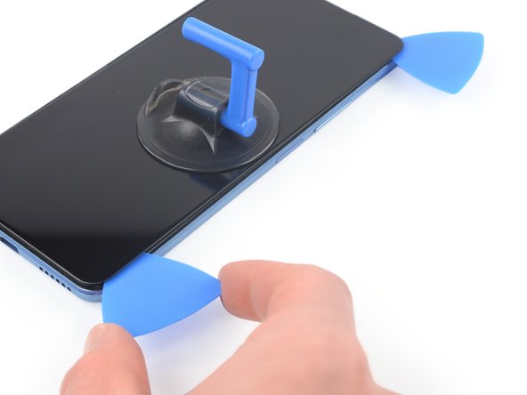 Xiaomi Mi 11 Lite Screen Replacement, Slice the adhesive: crwdns2935265:019crwdnd2935265:03crwdnd2935265:03crwdne2935265:0