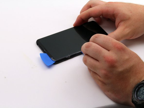 LG V30 Plus Display Assembly Replacement: crwdns2935265:013crwdnd2935265:02crwdnd2935265:03crwdne2935265:0