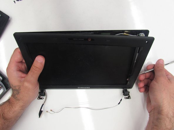 Samsung N150 Plus Screen Replacement: crwdns2935265:011crwdnd2935265:02crwdnd2935265:02crwdne2935265:0