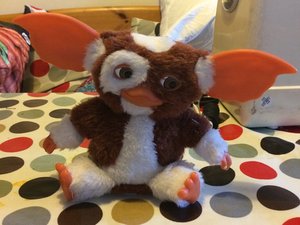 NECA Gizmo Plush Toy Gremlins Singing & Dancing With Sound Mogwai