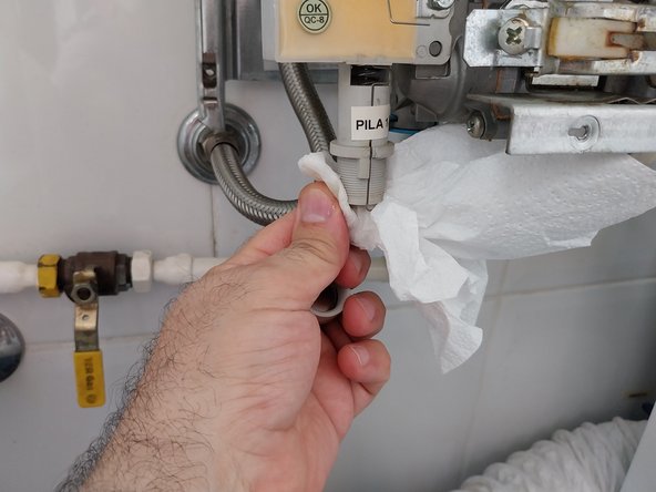 Junkers WR11-2 Water Heater Battery Replacement: crwdns2935265:04crwdnd2935265:02crwdnd2935265:02crwdne2935265:0