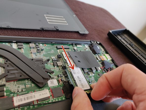 Razer Blade Stealth 2017 SSD Replacement: 步骤 5 中的图像 1，1