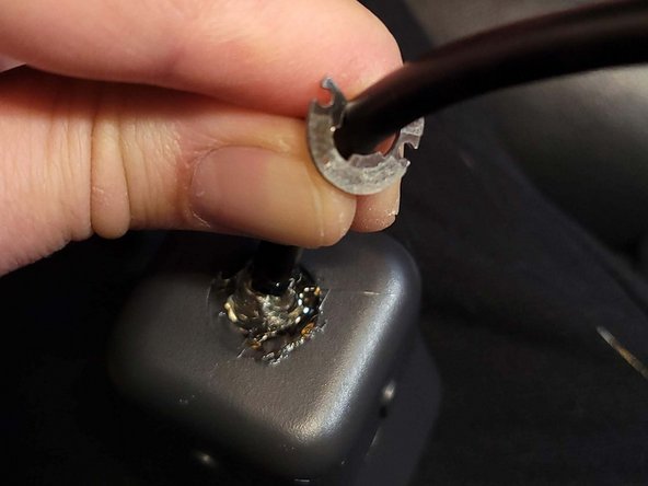 Logitech StreamCam (‎960-001286) USB-C Cable Replacement, Installing the repaired cable: crwdns2935265:06crwdnd2935265:02crwdnd2935265:03crwdne2935265:0