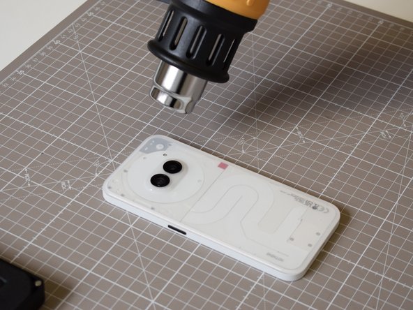 Nothing Phone (2a) Battery Replacement, Apply heat to back panel: crwdns2935265:01crwdnd2935265:03crwdnd2935265:03crwdne2935265:0