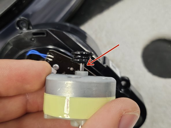 Roborock S7: Laser Distance Sensor Replacement, Check and clean the motor.: crwdns2935265:09crwdnd2935265:02crwdnd2935265:02crwdne2935265:0