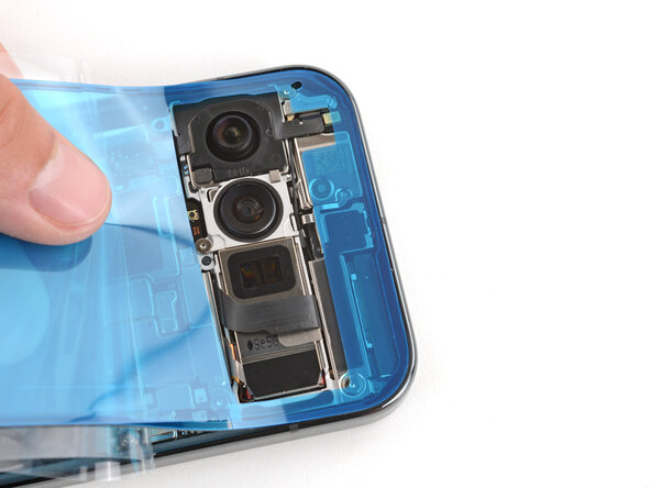 Google Pixel 10 Pro 5G mmWave Antenna Replacement, Install the back glass adhesive: crwdns2935265:044crwdnd2935265:02crwdnd2935265:03crwdne2935265:0