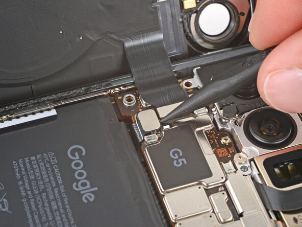 Google Pixel 10 Pro 5G mmWave Antenna Replacement, Disconnect the back glass: crwdns2935265:014crwdnd2935265:01crwdnd2935265:03crwdne2935265:0