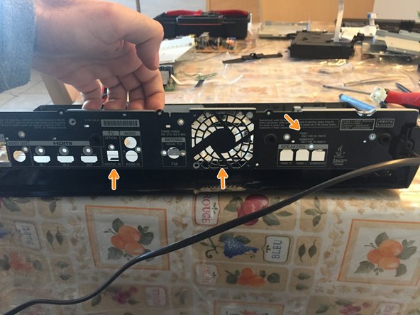 Sony BDV-NF620 Teardown, Metal frame: crwdns2935265:023crwdnd2935265:02crwdnd2935265:02crwdne2935265:0