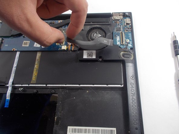 Asus Zenbook UX31A Daughterboard Replacement, Fan: crwdns2935265:05crwdnd2935265:02crwdnd2935265:02crwdne2935265:0