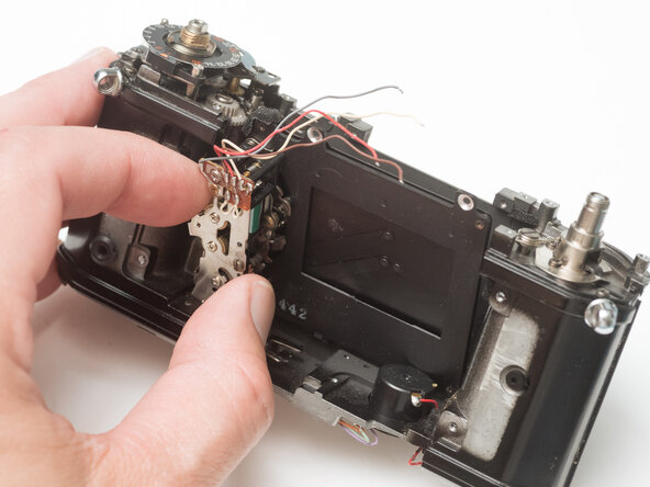 Pentax Super Program Shutter Service, Remove shutter unit: crwdns2935265:018crwdnd2935265:03crwdnd2935265:03crwdne2935265:0