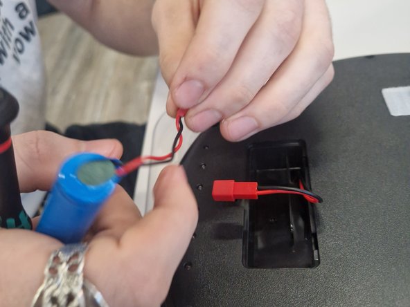 YT-88 Automatic Intelligent Sweeping Robot Full Disassembly, Removing the battery: crwdns2935265:02crwdnd2935265:03crwdnd2935265:03crwdne2935265:0