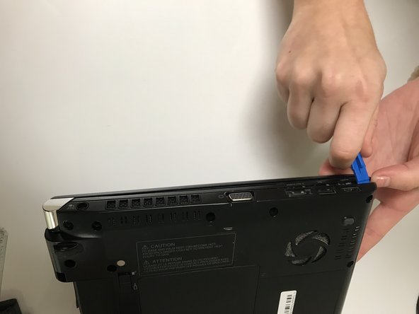 Toshiba Portege R835-P56X Screen Replacement, Screen: crwdns2935265:04crwdnd2935265:02crwdnd2935265:03crwdne2935265:0