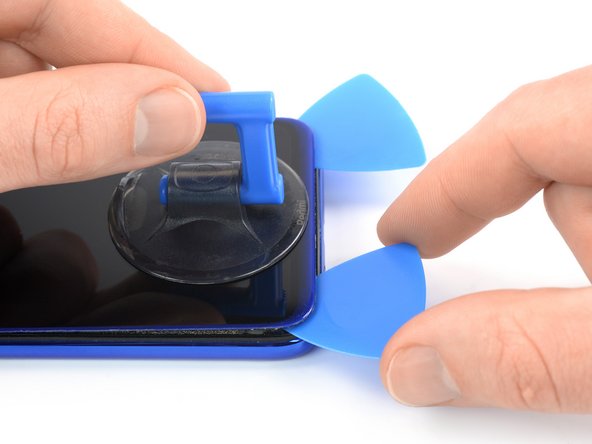 Xiaomi Redmi Note 8 Screen Replacement, Slice the adhesive: crwdns2935265:020crwdnd2935265:02crwdnd2935265:02crwdne2935265:0