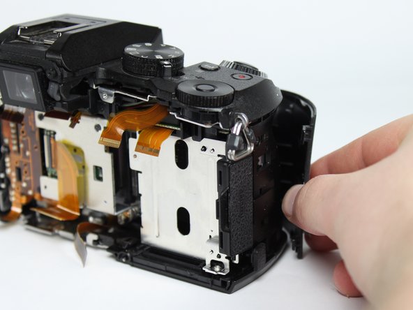 Panasonic Lumix DMC-G7 Flash Capacitor/Fuse Replacement: crwdns2935265:013crwdnd2935265:02crwdnd2935265:03crwdne2935265:0