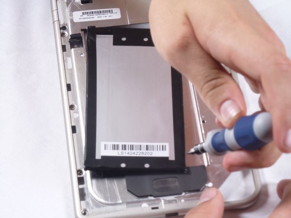 Nook Tablet Battery Replacement, Taking Out the Battery: passo 11, imagem 2 %32