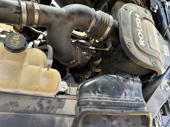 2020 Ford F150 3.5L Cold Air Intake Replacement: Schritt 9, Bild 3 von 3